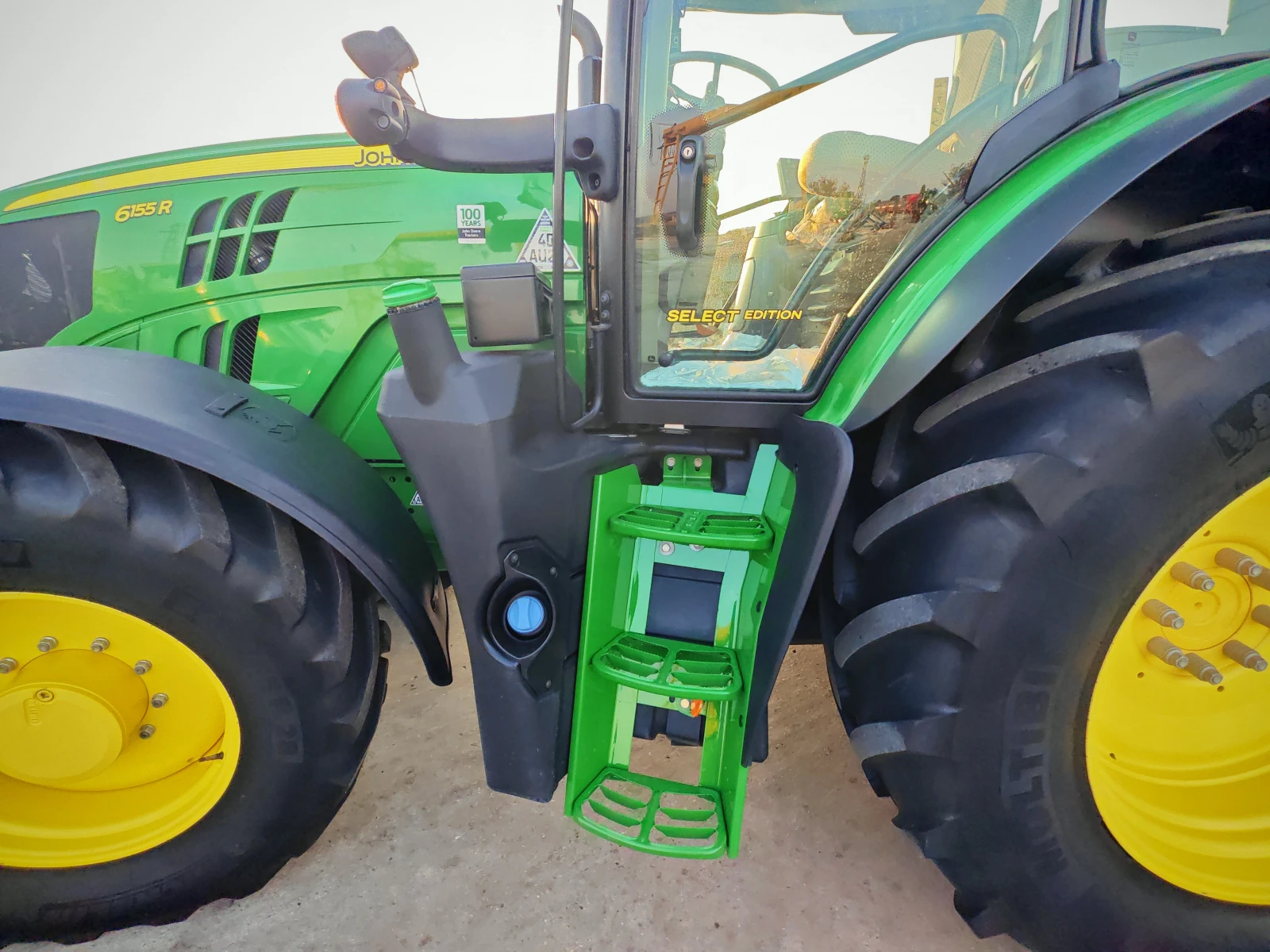 Трактор John Deere 6155R лизинг с първоначална вноска 20% - изображение 8