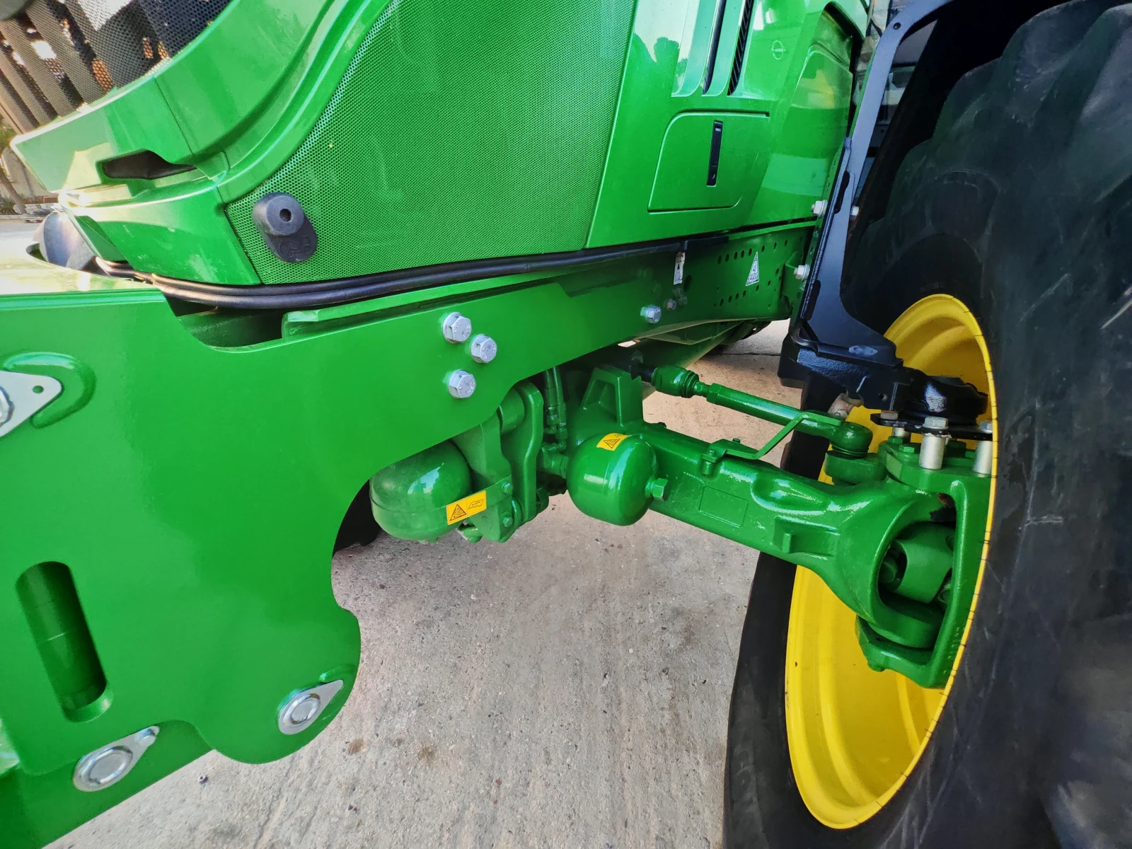 Трактор John Deere 6155R лизинг с първоначална вноска 20% - изображение 9