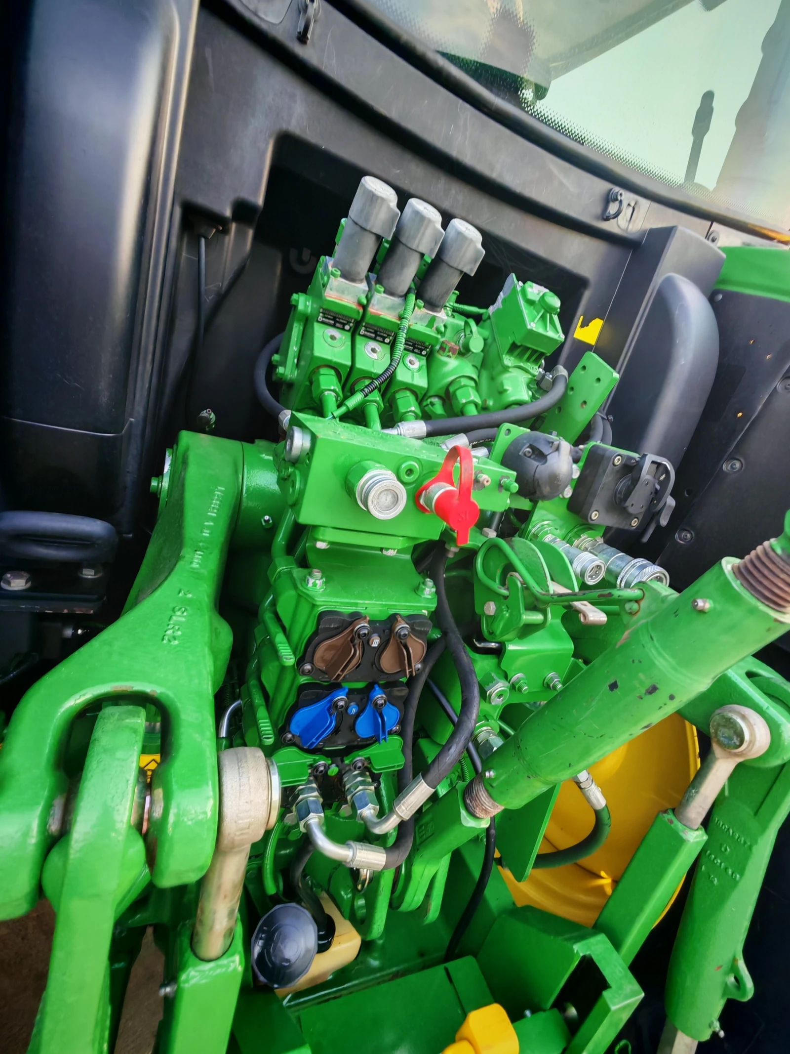 Трактор John Deere 6155R лизинг с първоначална вноска 20% - изображение 6