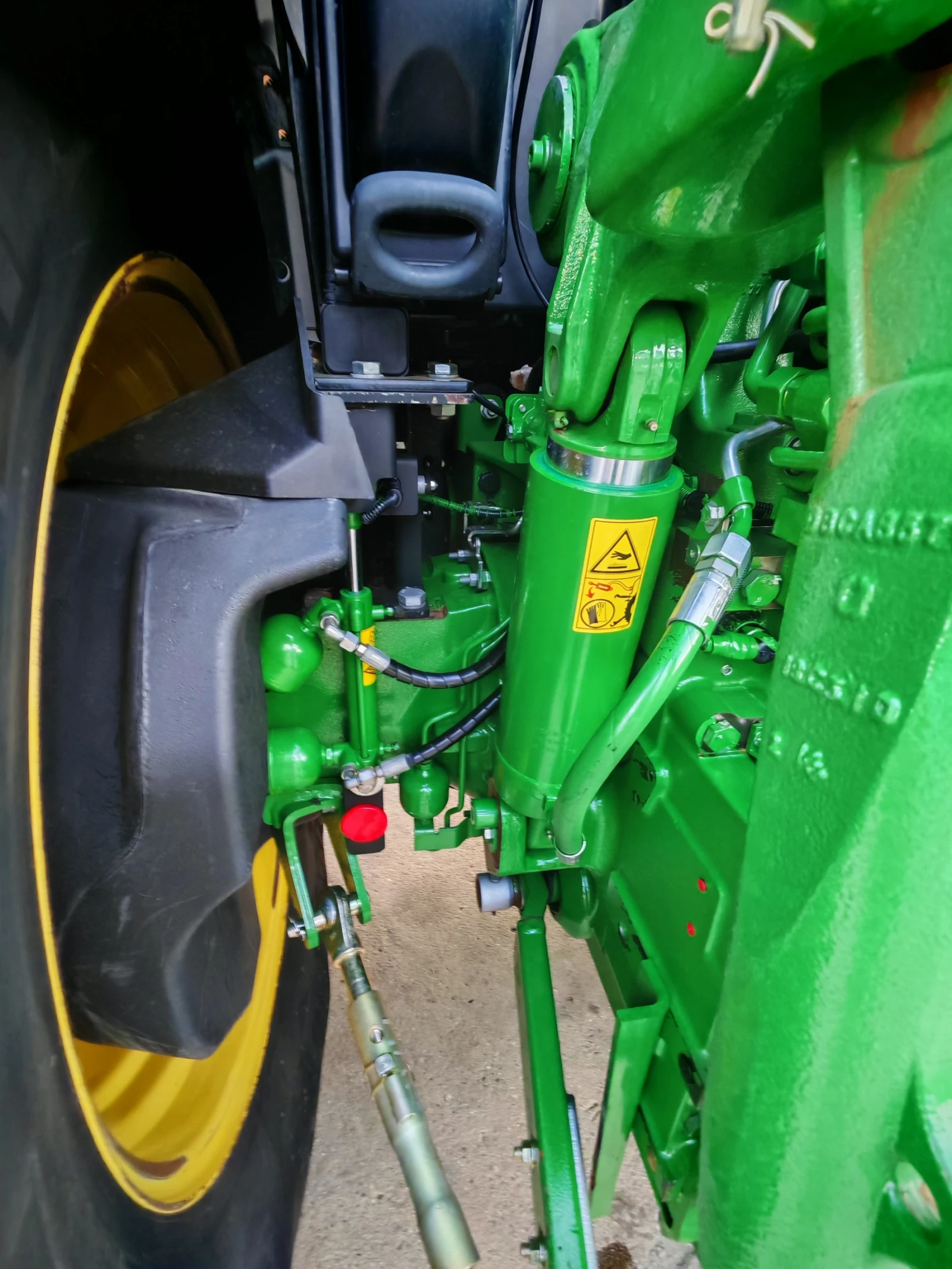 Трактор John Deere 6155R лизинг с първоначална вноска 20% - изображение 5
