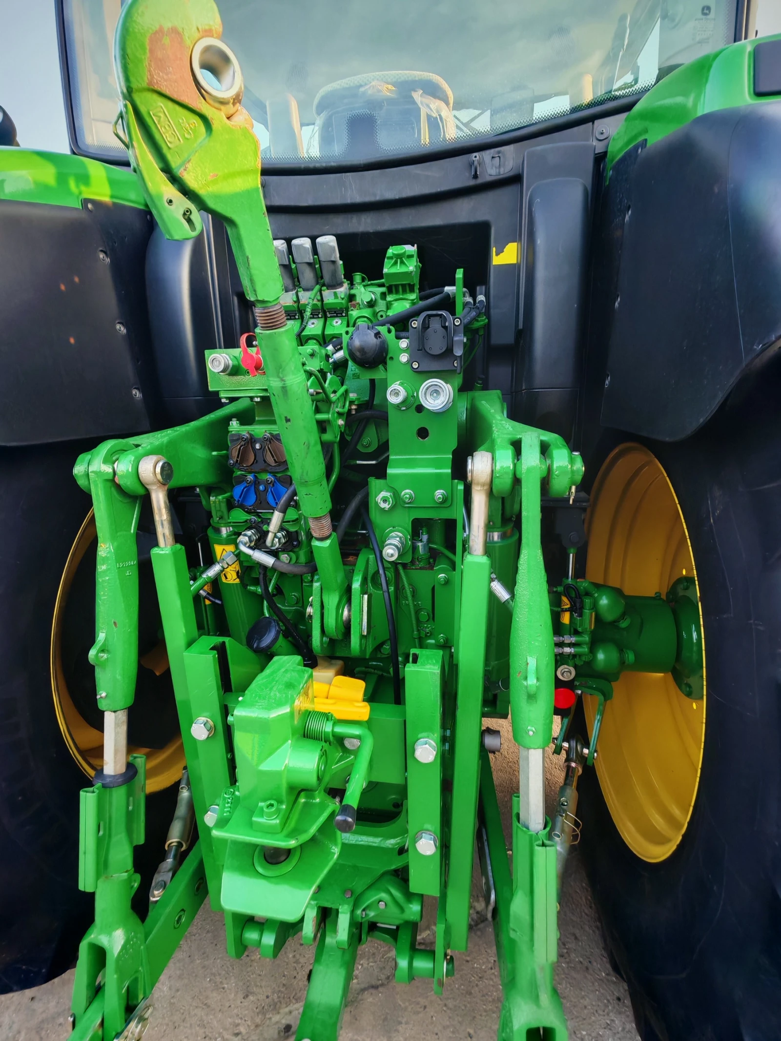 Трактор John Deere 6155R лизинг с първоначална вноска 20% - изображение 4
