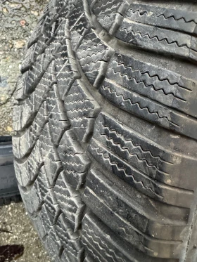 Гуми Зимни 205/50R17, снимка 4