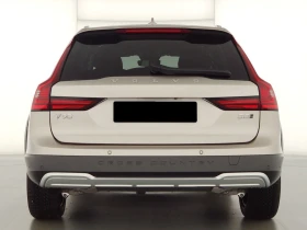 Volvo V90 Cross Country B5 = Ultimate= Panorama Гаранция, снимка 2