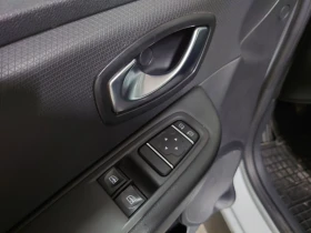 Обява за продажба на Renault Clio 1.2i /16v/Led//HSA assist/cruise control//BLt//N1 ~12 990 лв. - изображение 11