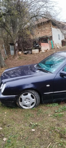 Mercedes-Benz E 290, снимка 2