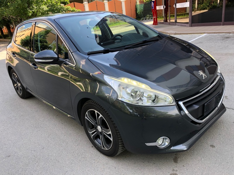 Peugeot 208 1.4 АГУ, снимка 2 - Автомобили и джипове - 45891968