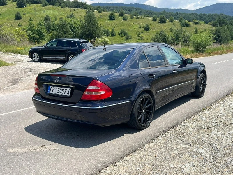 Mercedes-Benz E 280, снимка 3 - Автомобили и джипове - 46057386