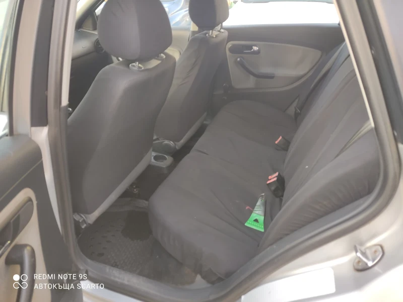 Seat Cordoba 1.4/75кс, климатик , снимка 11 - Автомобили и джипове - 49702160