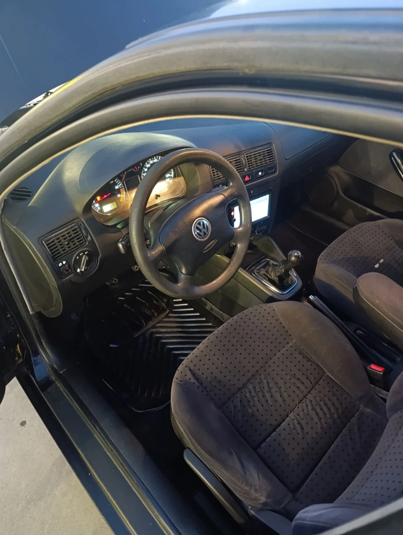 VW Golf 4, снимка 7 - Автомобили и джипове - 52262224