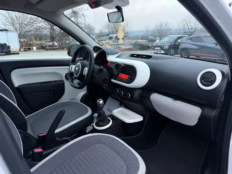 Renault Twingo 0.9 LIMITED 39 000 km , снимка 10 - Автомобили и джипове - 52792964