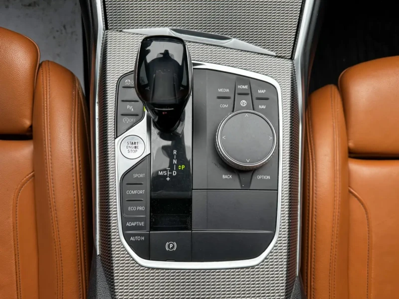 BMW 330 M-pkg* Heads up display*  carplay* X-drive, снимка 15 - Автомобили и джипове - 53166774