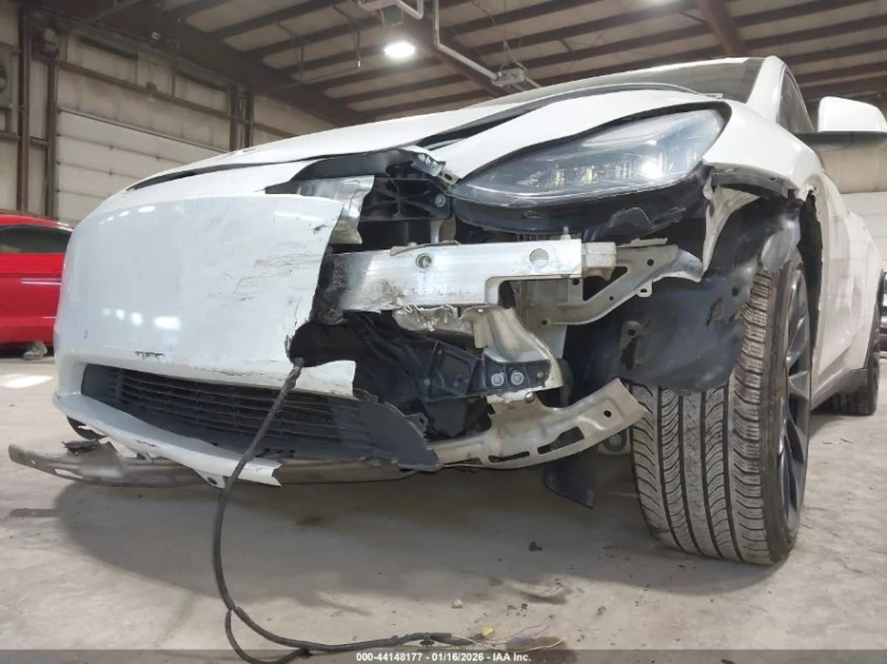 Tesla Model Y ELECTRIC All Wheel Drive, снимка 13 - Автомобили и джипове - 53282494