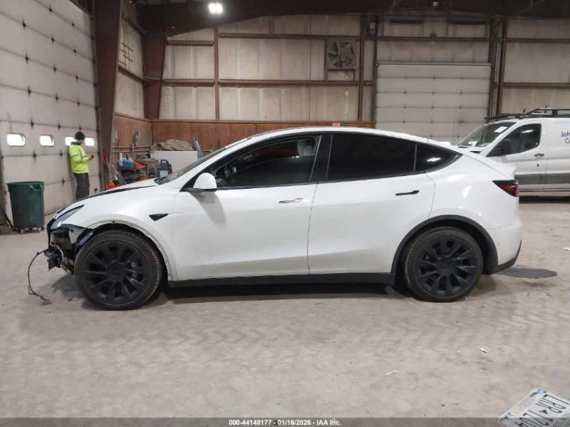Tesla Model Y ELECTRIC All Wheel Drive, снимка 6 - Автомобили и джипове - 53282494