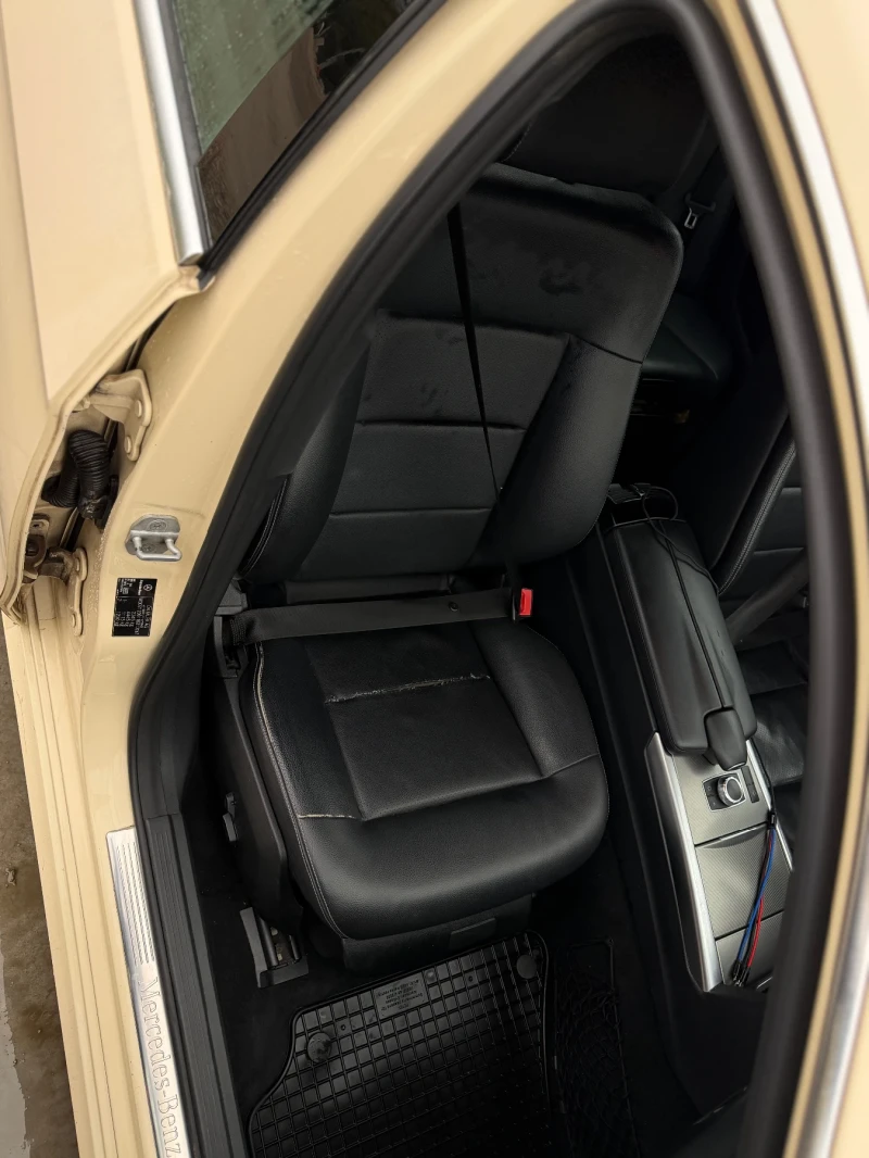 Mercedes-Benz E 220, снимка 10 - Автомобили и джипове - 53281876