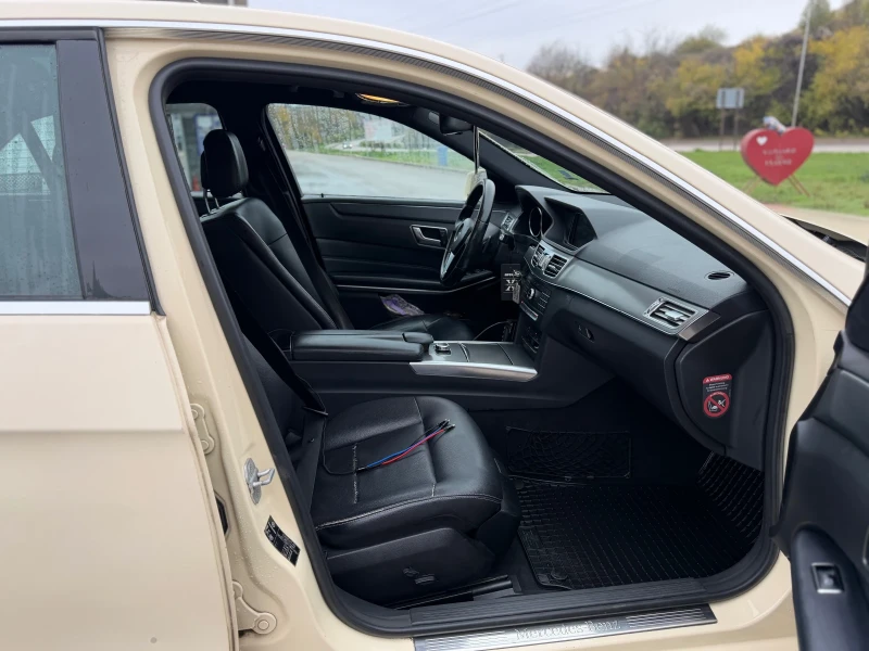 Mercedes-Benz E 220, снимка 9 - Автомобили и джипове - 53281876