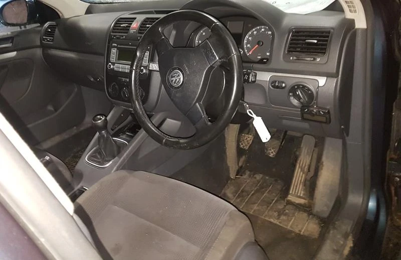 VW Jetta 2.0rdiЧасти, снимка 9 - Автомобили и джипове - 7115555