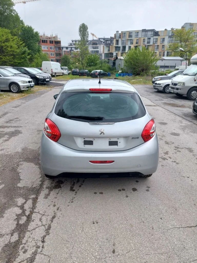 Peugeot 208, снимка 5 - Автомобили и джипове - 47541059