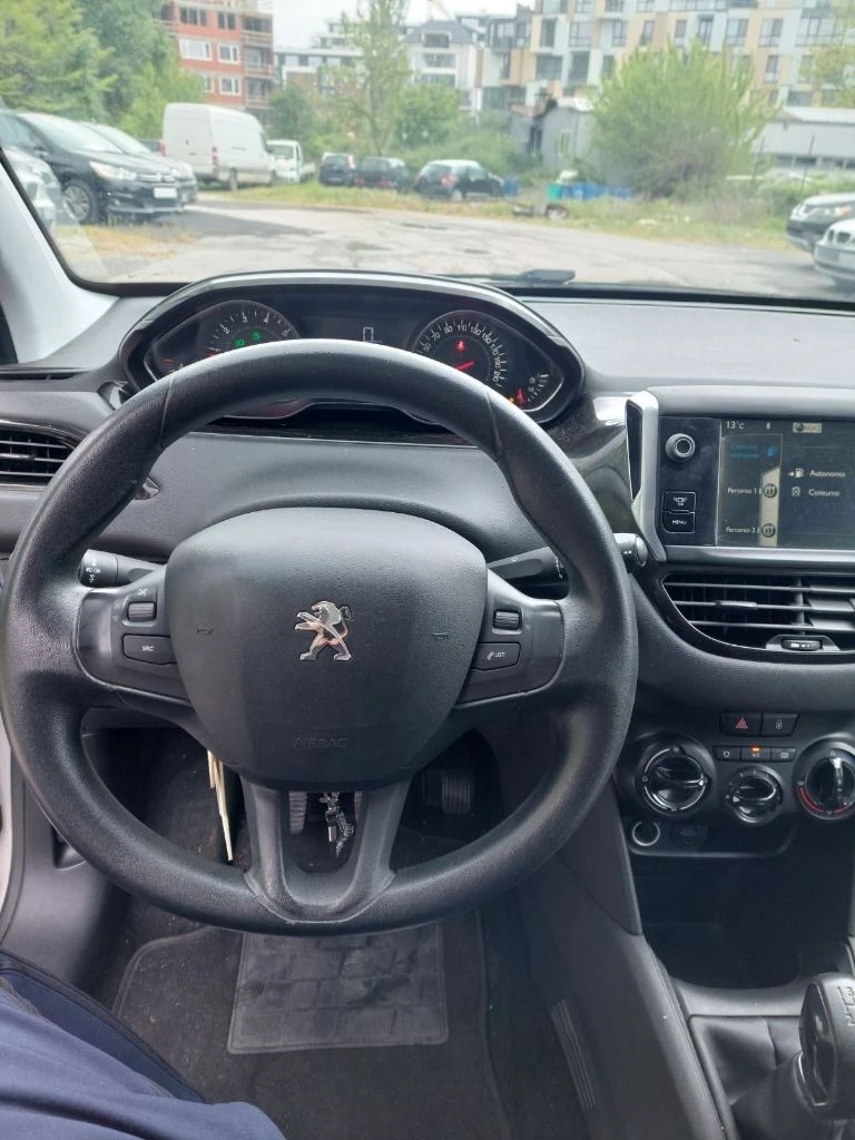 Peugeot 208, снимка 9 - Автомобили и джипове - 47541059