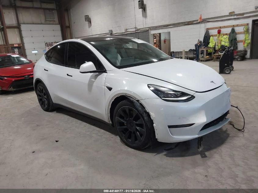 Tesla Model Y ELECTRIC All Wheel Drive, снимка 1