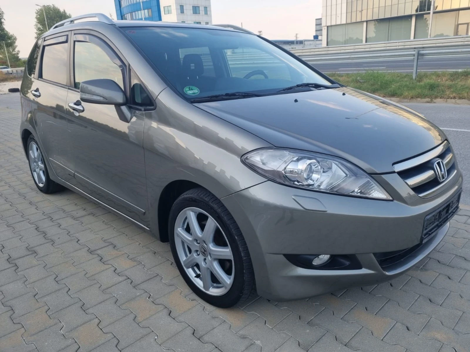 Honda Fr-v 1.8i + Газ-BRC-Автоматик - изображение 3