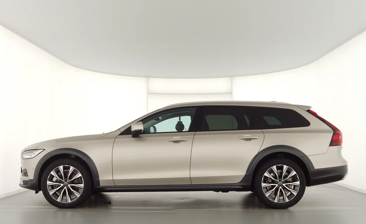 Volvo V90 Cross Country B5 = Ultimate= Panorama Гаранция - изображение 3