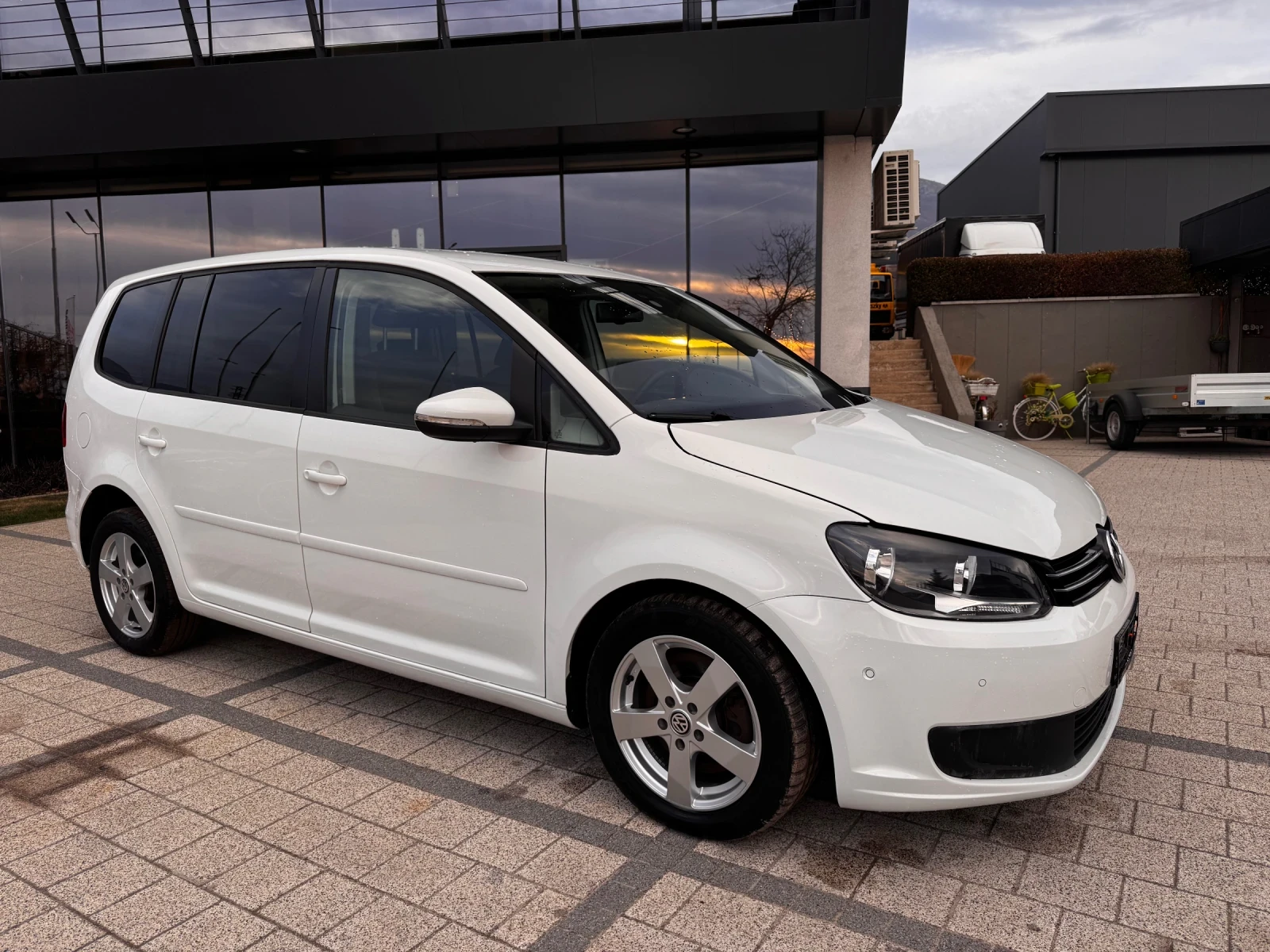 VW Touran 2.0TDI  - изображение 2