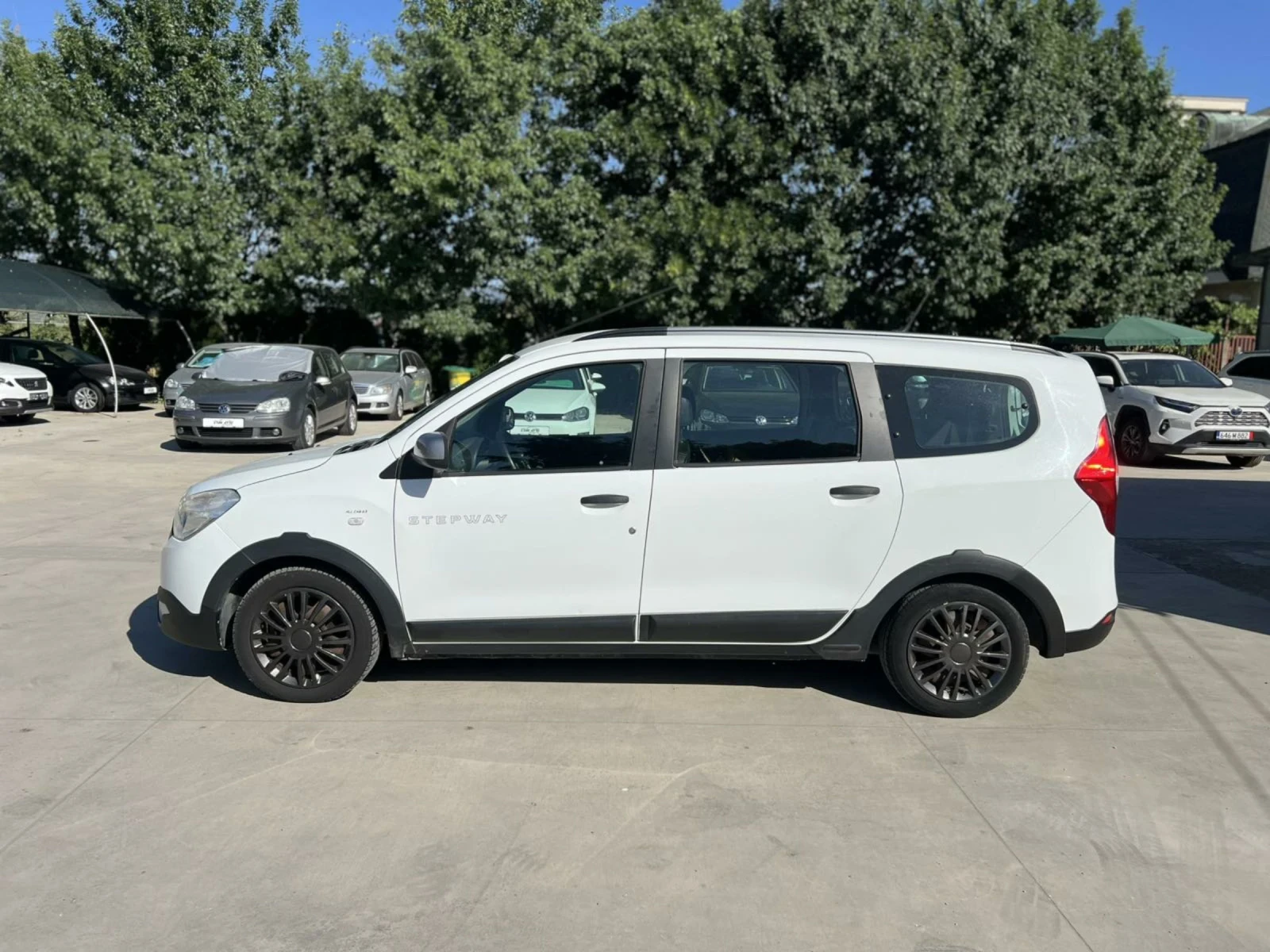Dacia Lodgy 1.6 i/газ - изображение 5