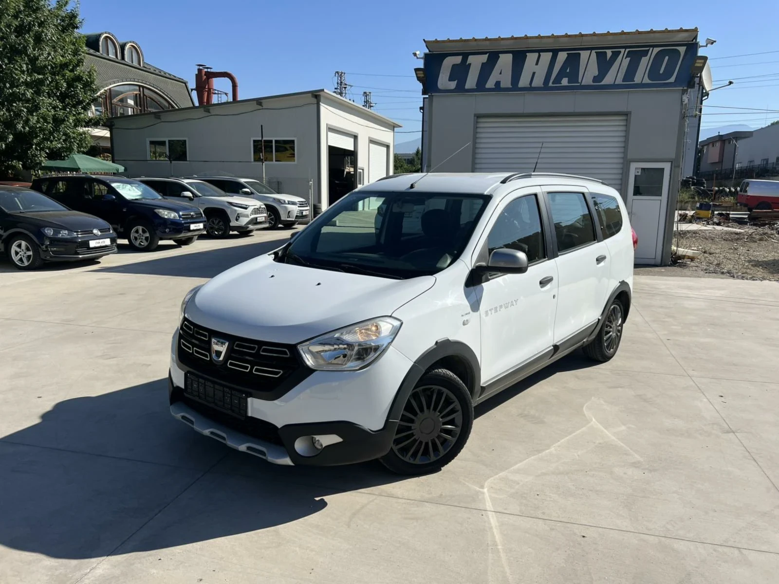 Dacia Lodgy 1.6 i/газ - изображение 2