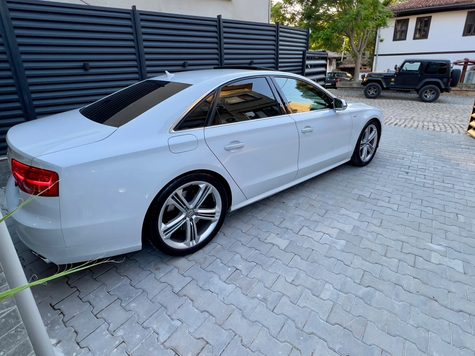Audi S8   | Mobile.bg   4
