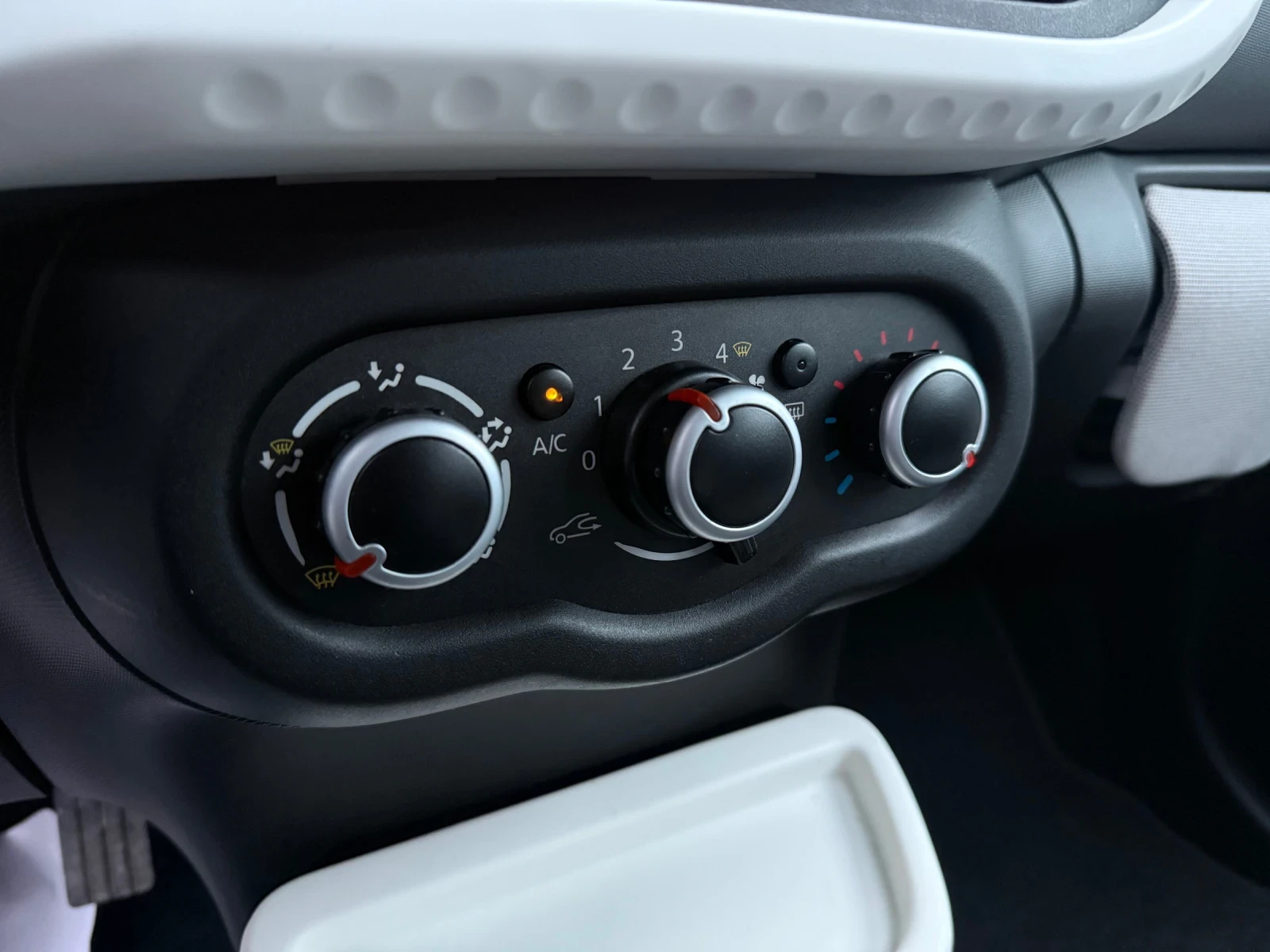 Renault Twingo 0.9 LIMITED 39 000 km  | Mobile.bg � ����������� 16