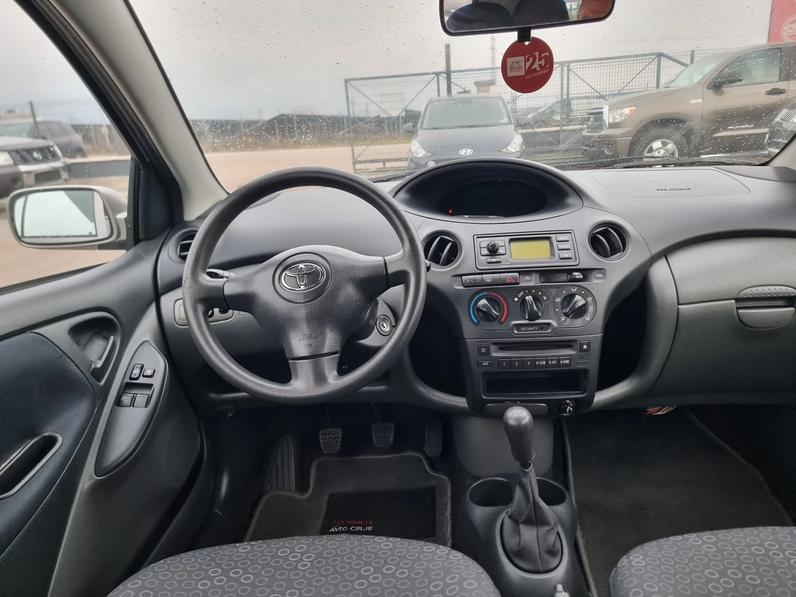 Toyota Yaris 1.3VVT-I | Mobile.bg � ����������� 12