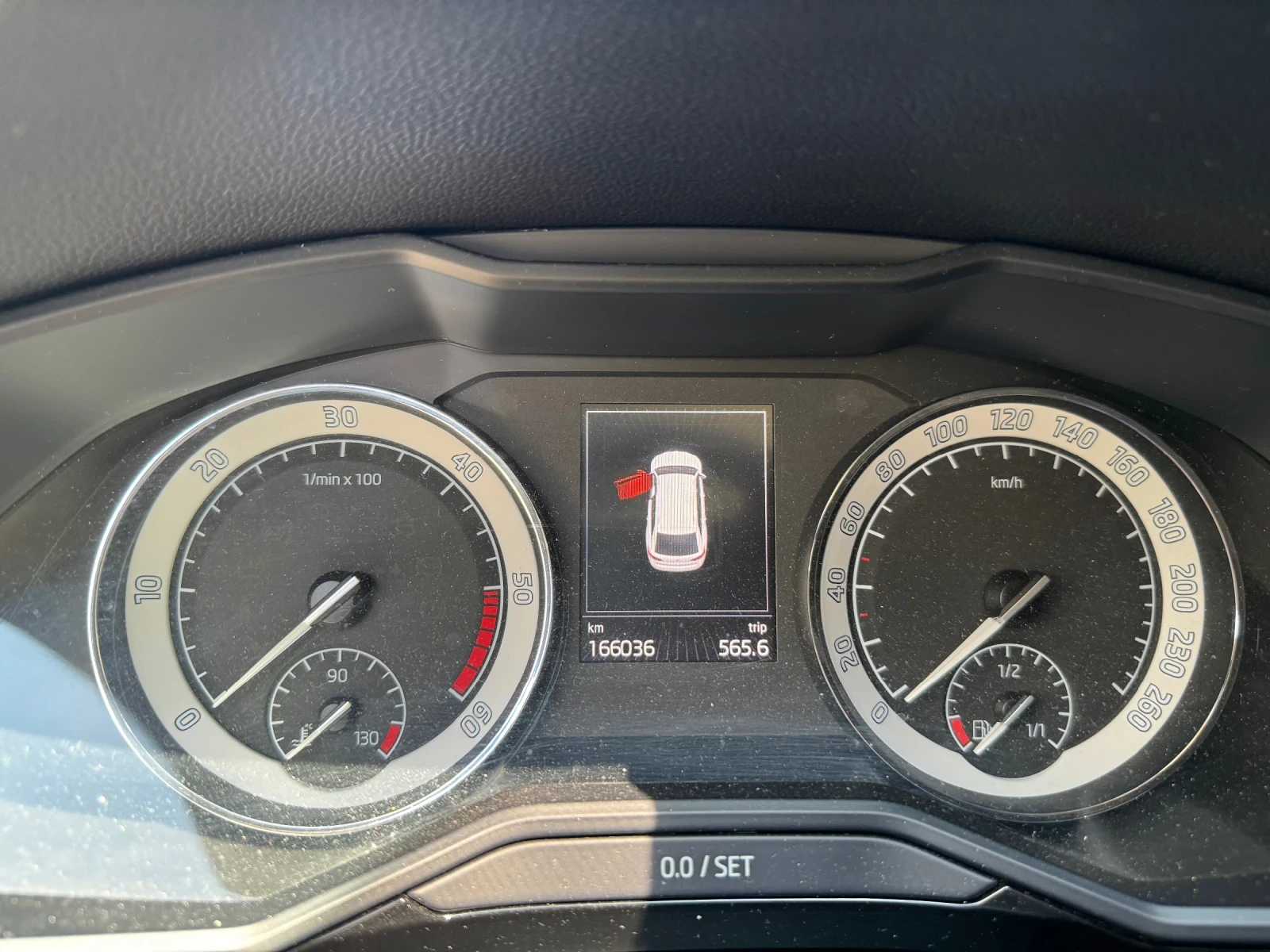 Skoda Superb L&K, снимка 5 - Автомобили и джипове - 55357286