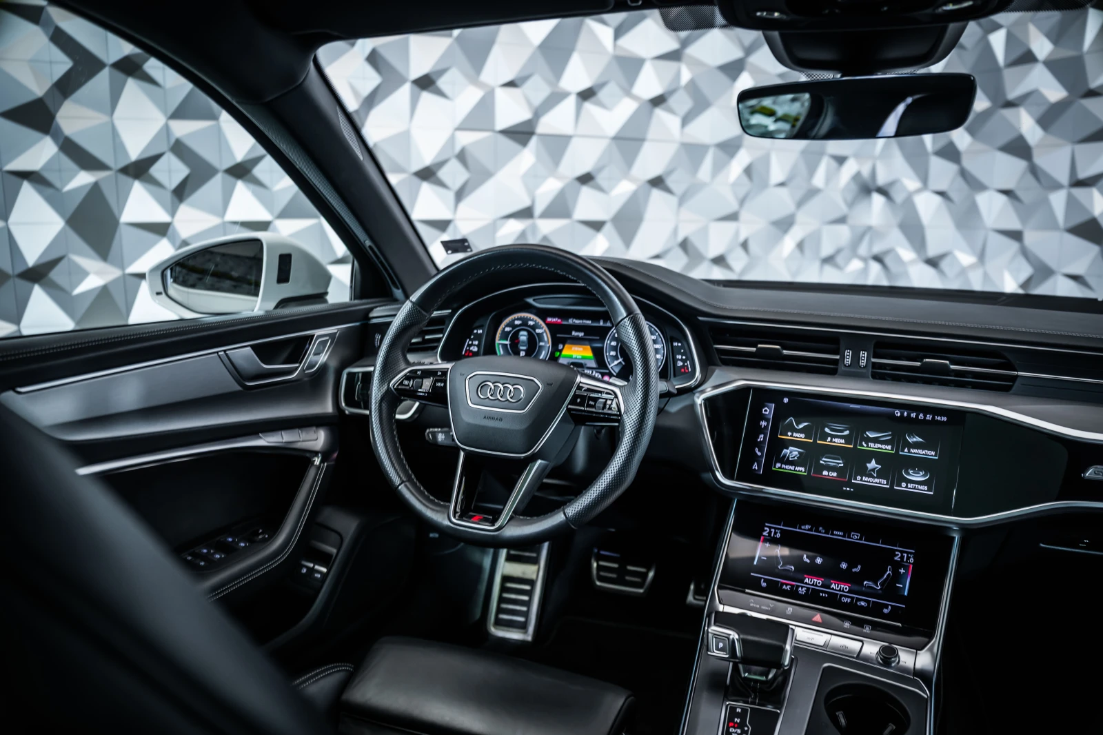 Audi A6 55 quattro PHEV* Pano* B&O, снимка 16 - Автомобили и джипове - 55725688