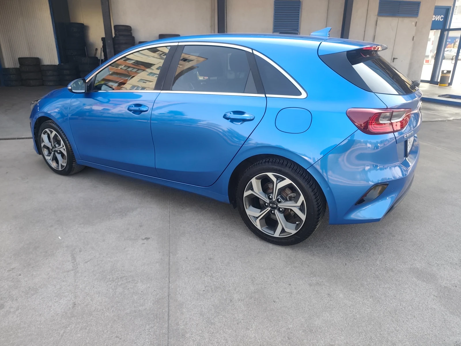 Kia Ceed 1.4 T-GTI GT LINE Фулл екстри, снимка 3 - Автомобили и джипове - 55767972