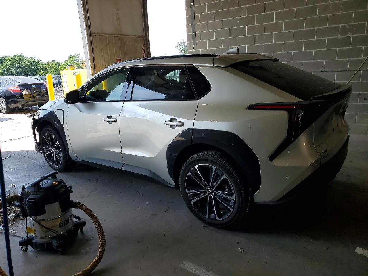 Toyota bZ4X 0.0l Limited | Mobile.bg � ����������� 2