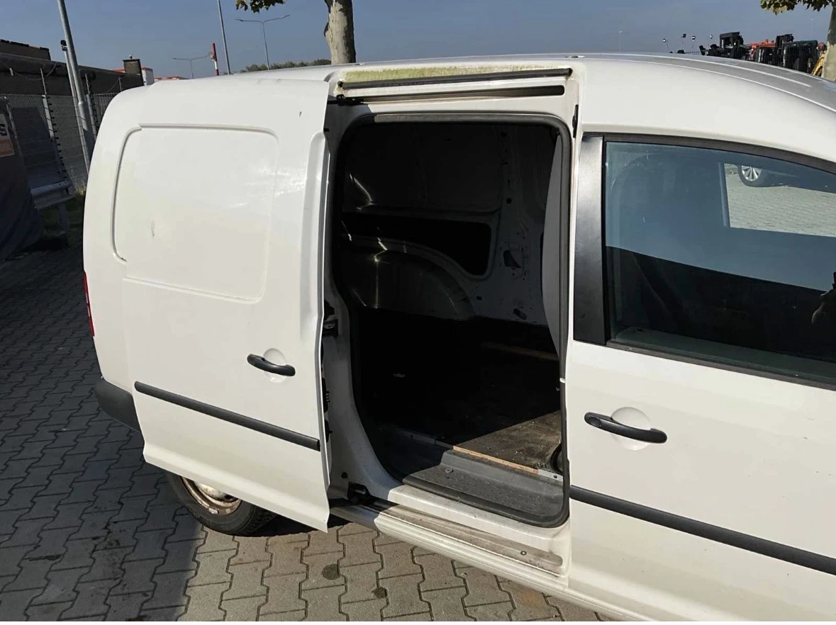 VW Caddy Caddy 1.6 TDI (102 к.с.), снимка 8 - Автомобили и джипове - 56685035