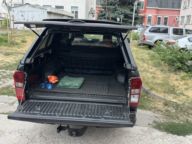 Isuzu D-max Double Cab 4WD Automatic Life Hardtop, снимка 5 - Автомобили и джипове - 52073428