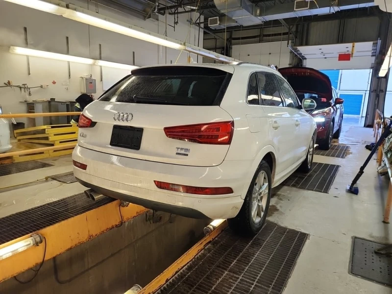 Audi Q3 * PROGRESSIV * CARFAX * БЕЗ ПЪРВОНАЧАЛНА ВНОСКА, снимка 3 - Автомобили и джипове - 52908899