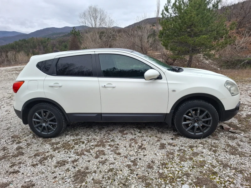 Nissan Qashqai 2.0L, снимка 3 - Автомобили и джипове - 53076785