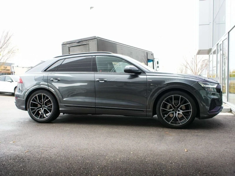 Audi Q8 * TECHNIK* CARFAX * ВКИЧКИ ЕКСТРИ ЗА МОДЕЛА, снимка 8 - Автомобили и джипове - 53248798