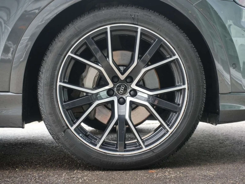 Audi Q8 * TECHNIK* CARFAX * ВКИЧКИ ЕКСТРИ ЗА МОДЕЛА, снимка 2 - Автомобили и джипове - 53248798