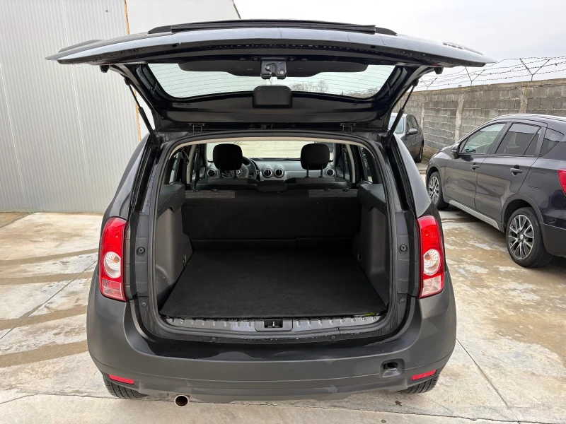 Dacia Duster 1.5 DCi* 4х4* Нови Гуми* EURO5B* , снимка 9 - Автомобили и джипове - 53389290
