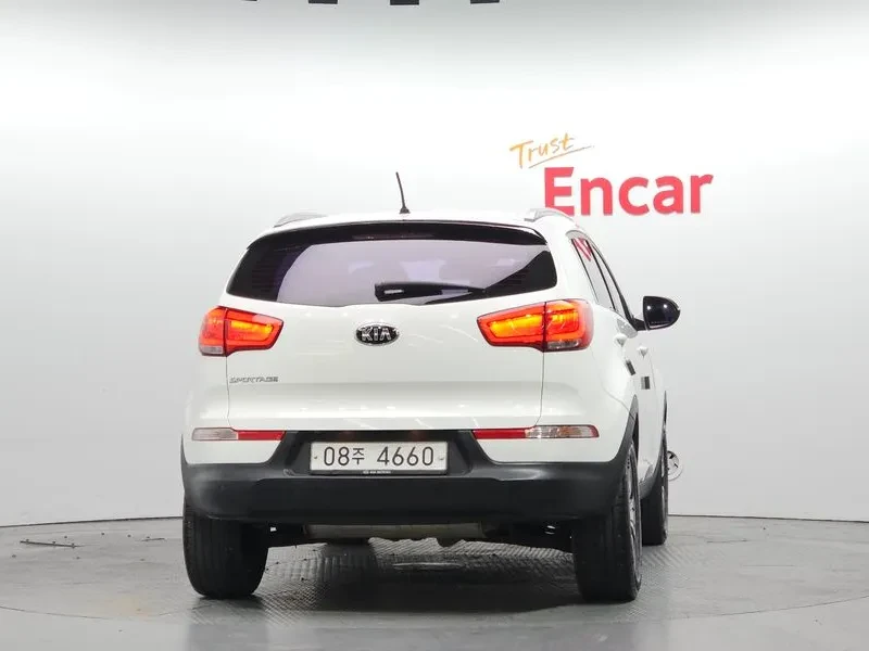 Kia Sportage 2.0 CRDi 4WD, снимка 4 - Автомобили и джипове - 54274969