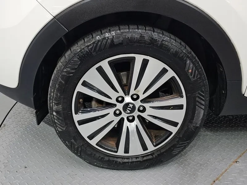 Kia Sportage 2.0 CRDi 4WD, снимка 5 - Автомобили и джипове - 54274969