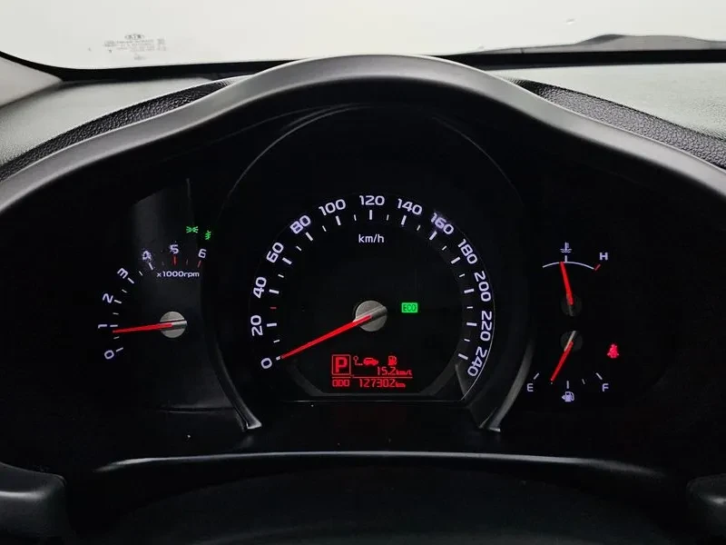 Kia Sportage 2.0 CRDi 4WD, снимка 8 - Автомобили и джипове - 54274969