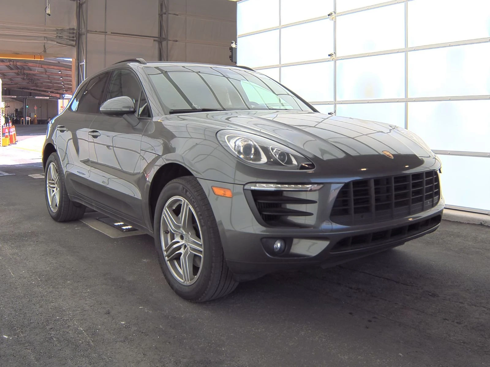 Porsche Macan S Обдух* Подгрев* 7PDK* M.Toчка* Следене* Пано*  - изображение 3