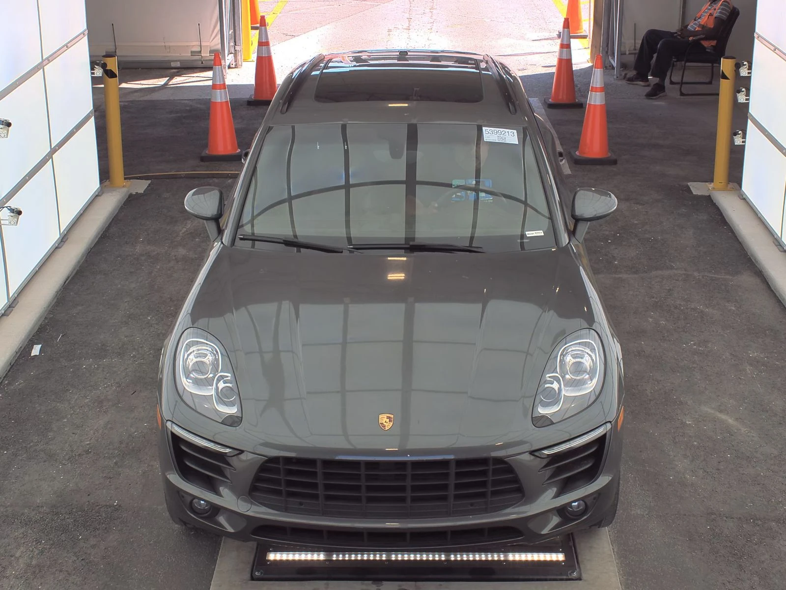 Porsche Macan S Обдух* Подгрев* 7PDK* M.Toчка* Следене* Пано*  - изображение 2