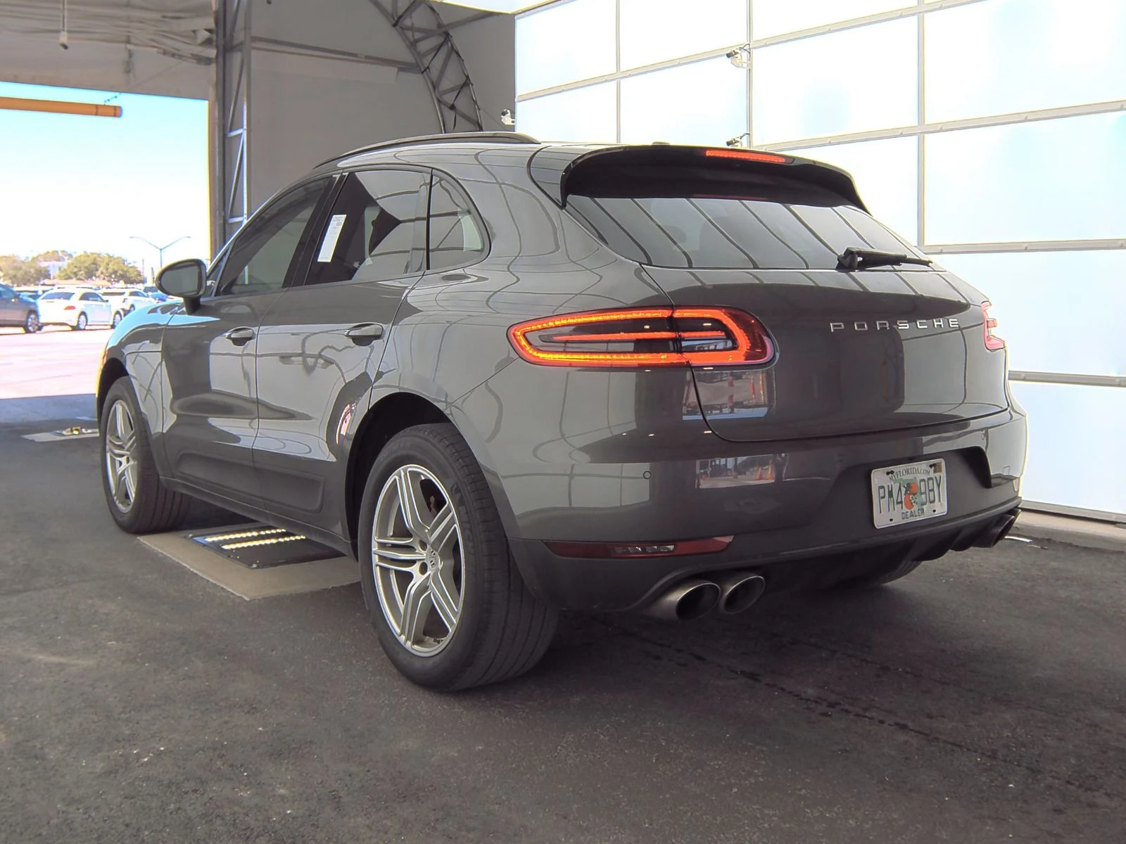 Porsche Macan S Обдух* Подгрев* 7PDK* M.Toчка* Следене* Пано*  - изображение 6