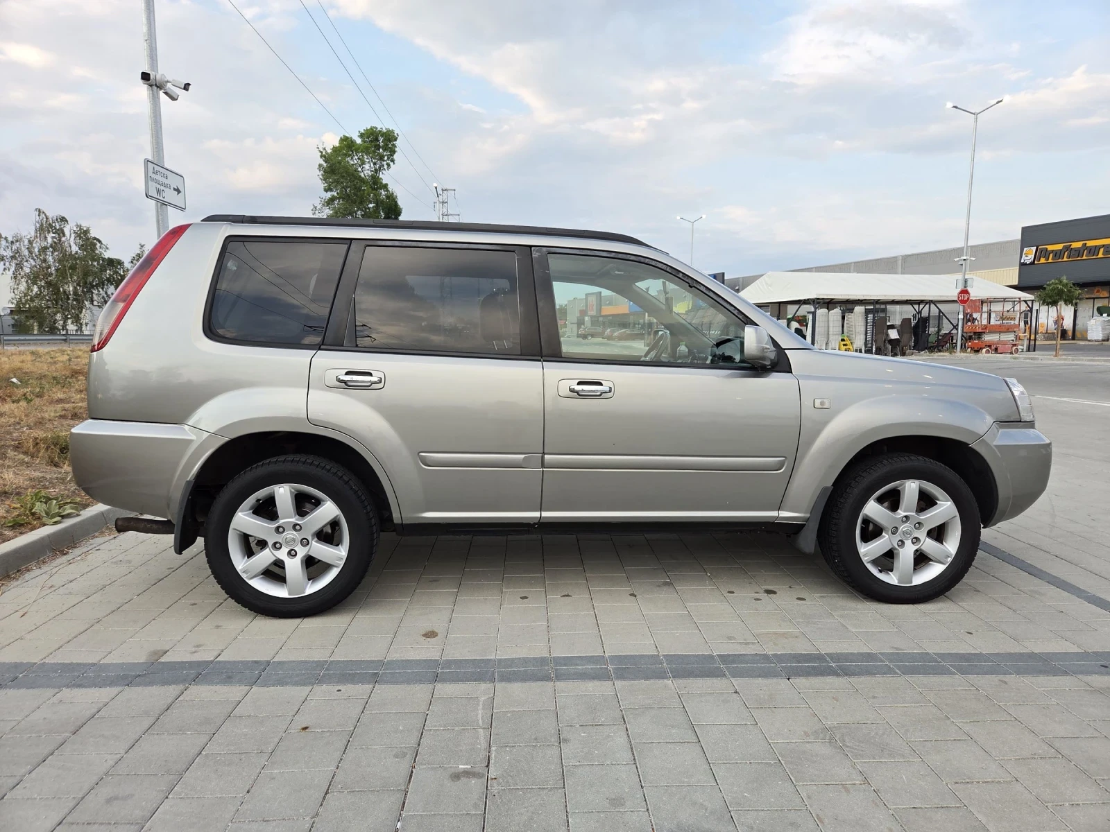 Nissan X-trail 2.2d, 136hp/ Обслужен/ Реален доказуем пробег - изображение 7