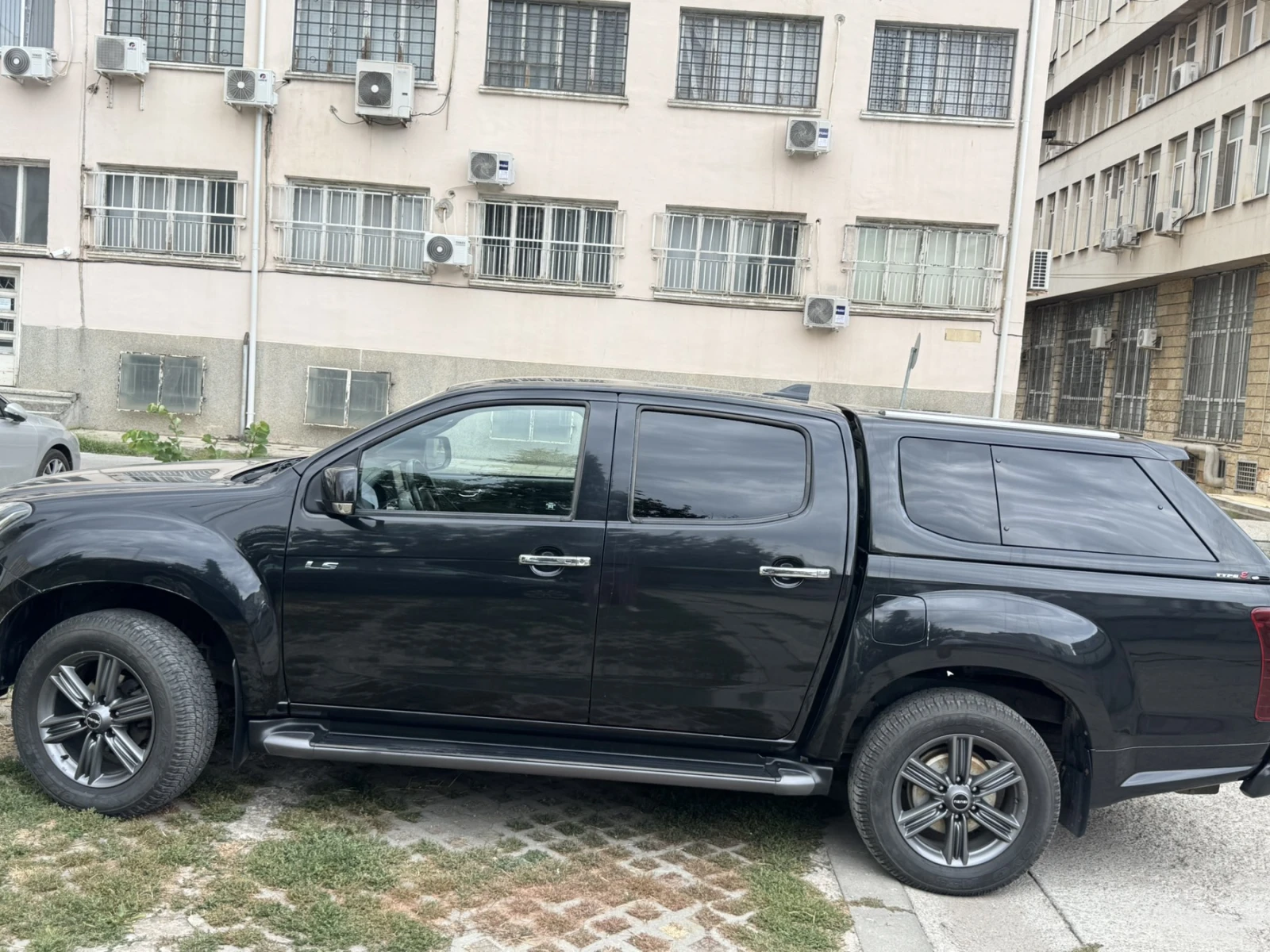 Isuzu D-max Double Cab 4WD Automatic Life Hardtop | Mobile.bg � ����������� 1